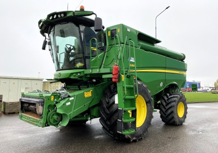 Naudotas kombainas John Deere S680i  